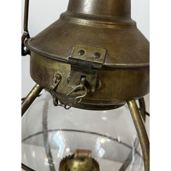 W.E. RHYNE Brass Mast Light Lamp Oil Maritime Sea Nautical Ship Lighthouse Decor - Picture 2 of 10